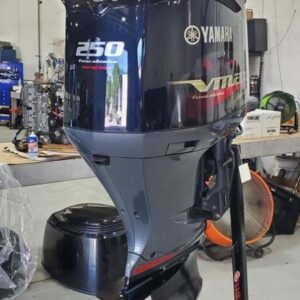 2017 Yamaha VMAX SHO 250 HP 4-Stroke 20″ Shaft